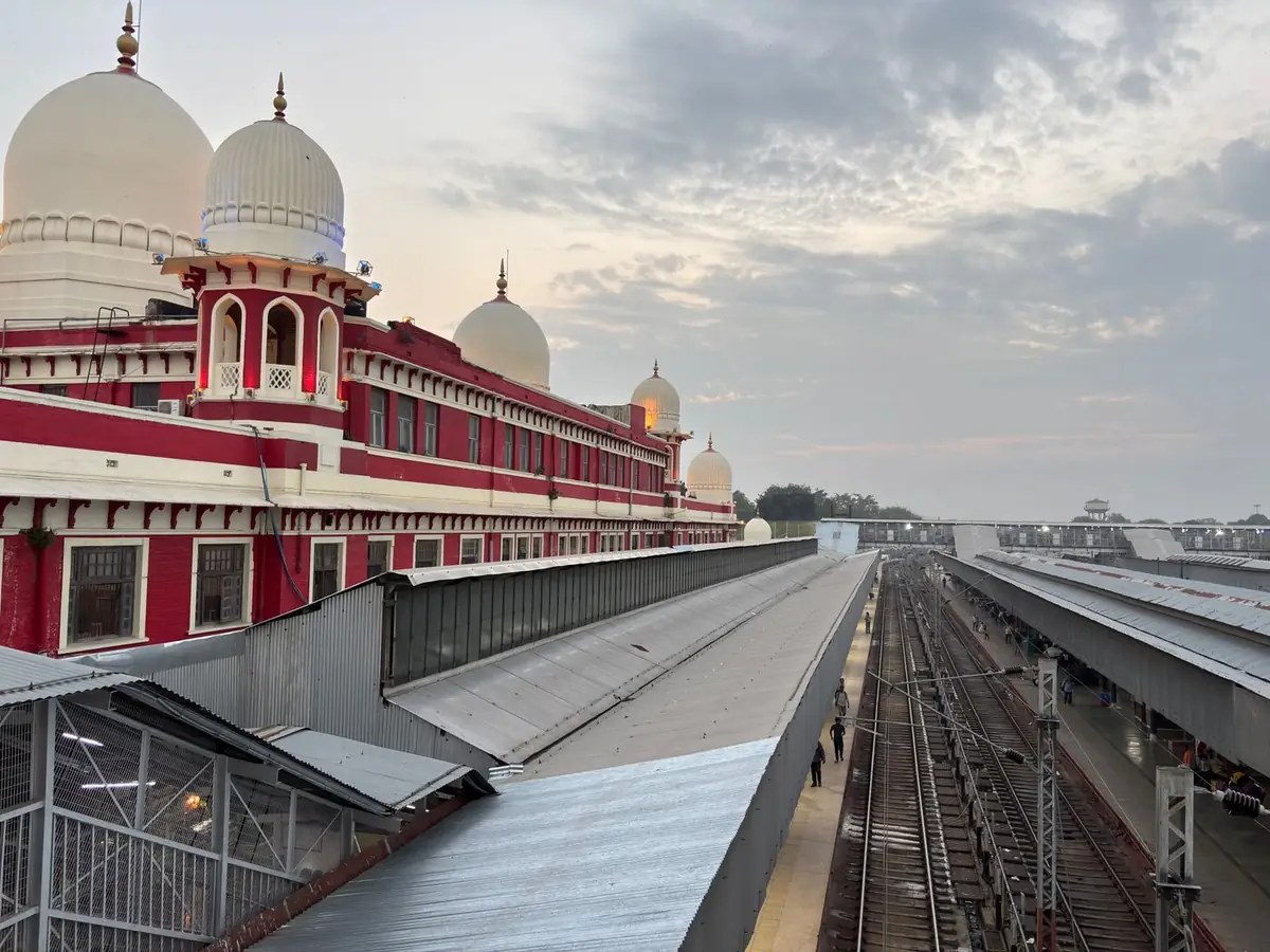 Aerial view of a heritage railway station with its platforms